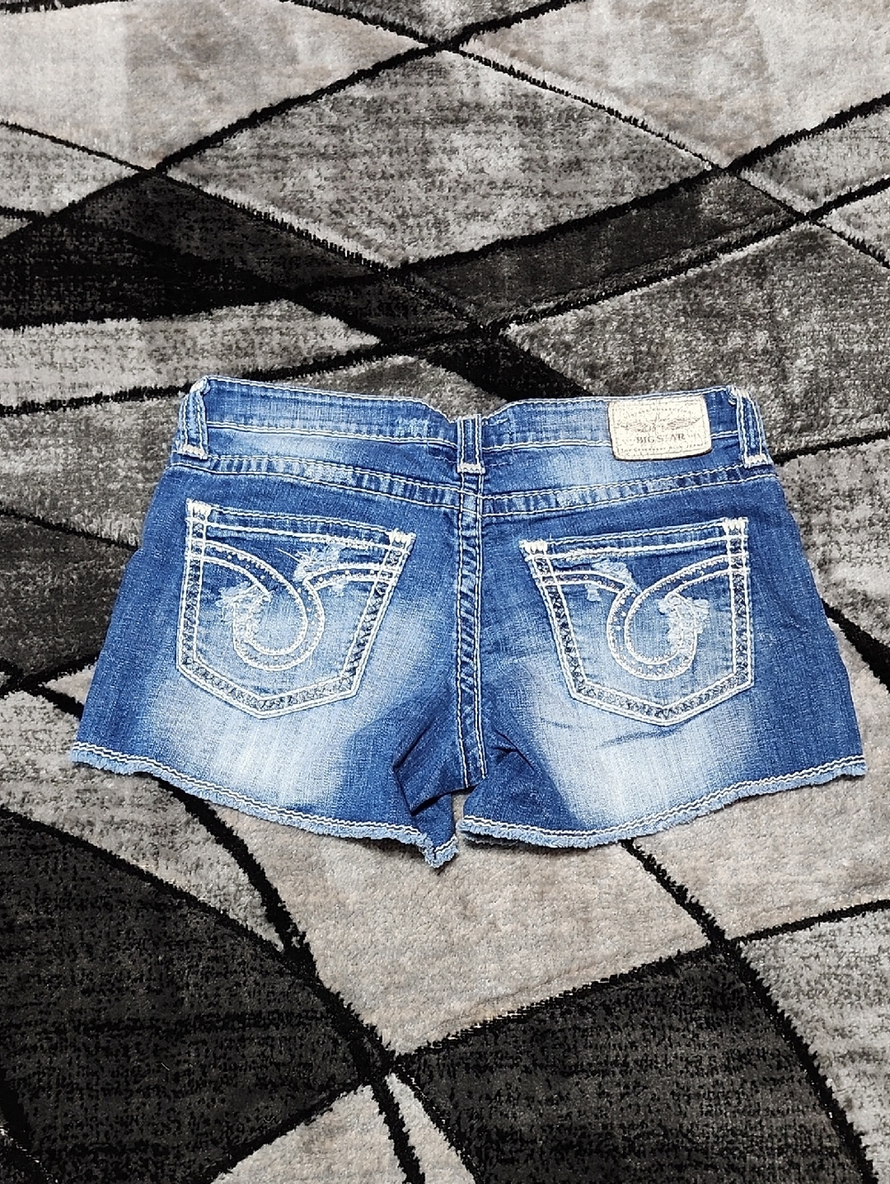 VINTAGE BIG STAR LIV EMBROIDERED METALLIC RHINESTONES DISTRESSED DENIM JEAN SHOR